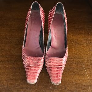 Pink snakeskin Gucci shoes - 8